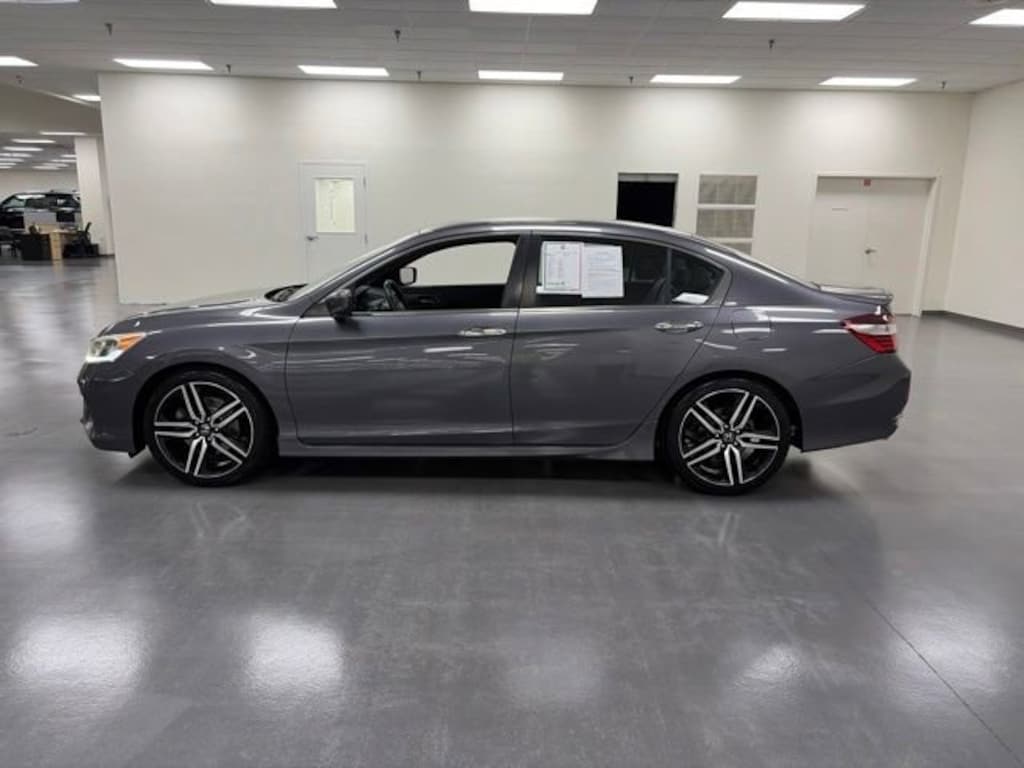 Used 2017 Honda Accord Sport SE Sedan