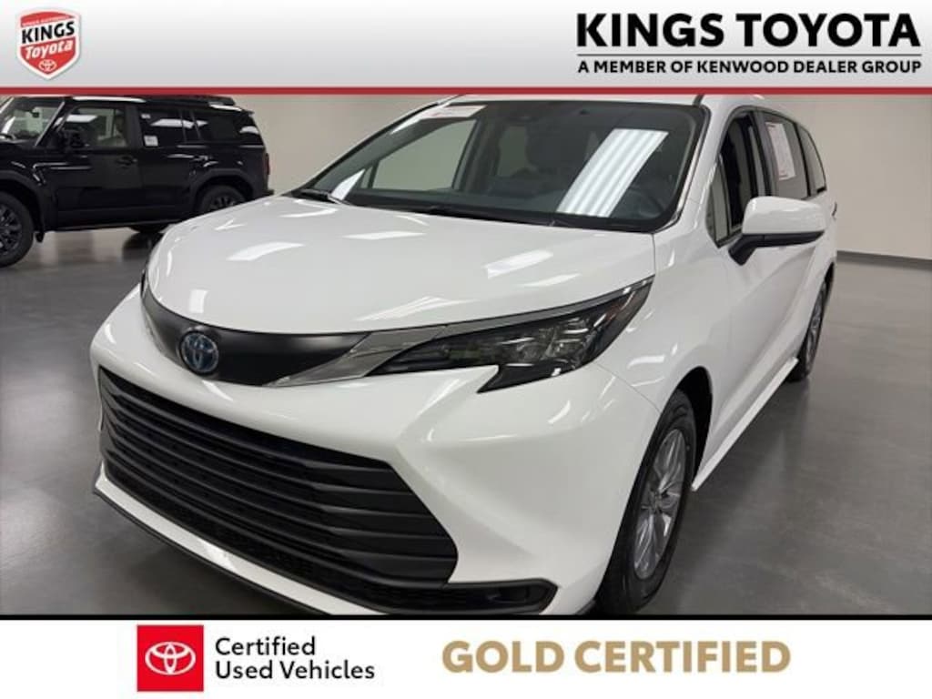 Certified 2024 Toyota Sienna LE Van Passenger Van