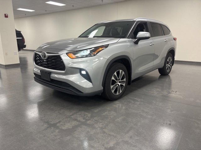 2024 Toyota Highlander XLE photo 3