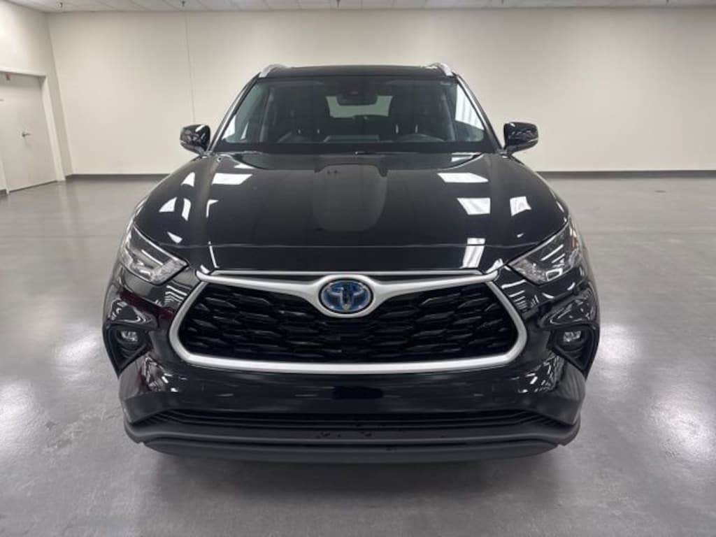 Used 2022 Toyota Highlander Hybrid XLE SUV