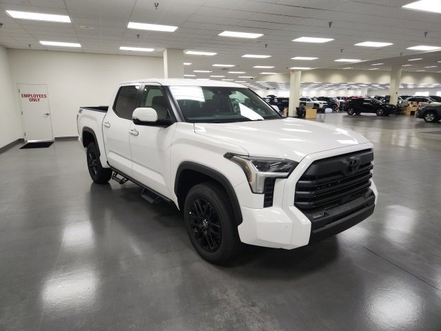 2026 Toyota Tundra SR5 CREWMAX 5.5 