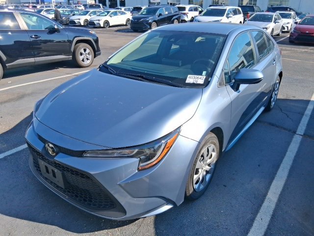 2022 Toyota Corolla LE photo 3