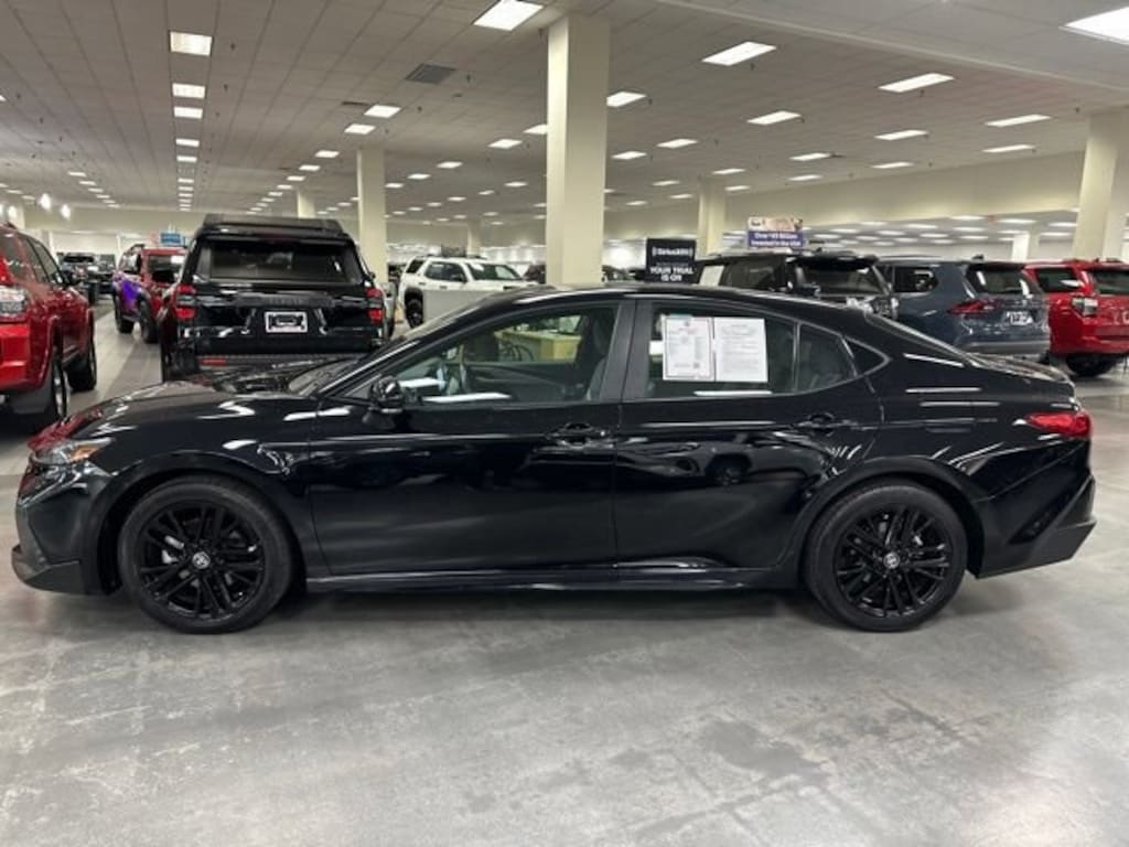 Used 2025 Toyota Camry SE Sedan