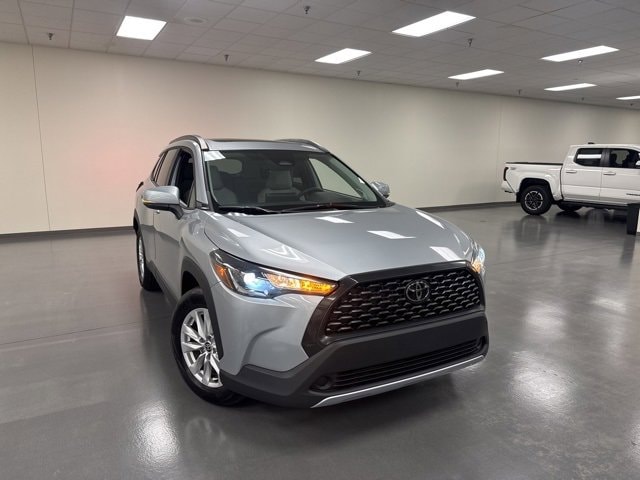 2023 Toyota Corolla Cross LE's photo