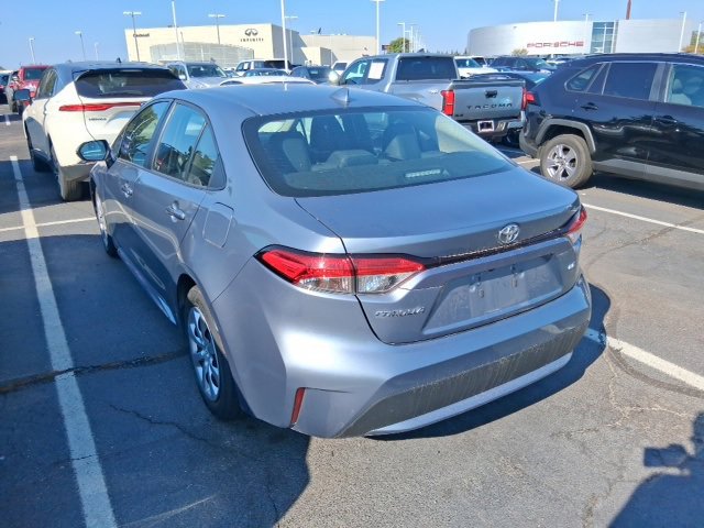 2022 Toyota Corolla LE photo 4