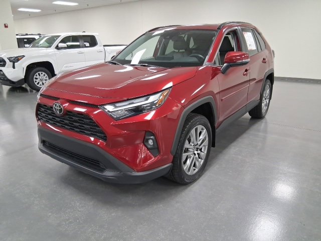 2022 Toyota RAV4 XLE Premium photo 2