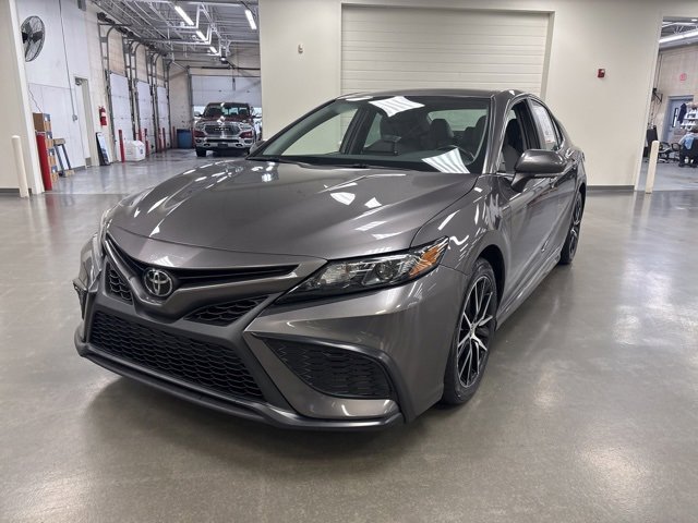 2023 Toyota Camry SE photo 3