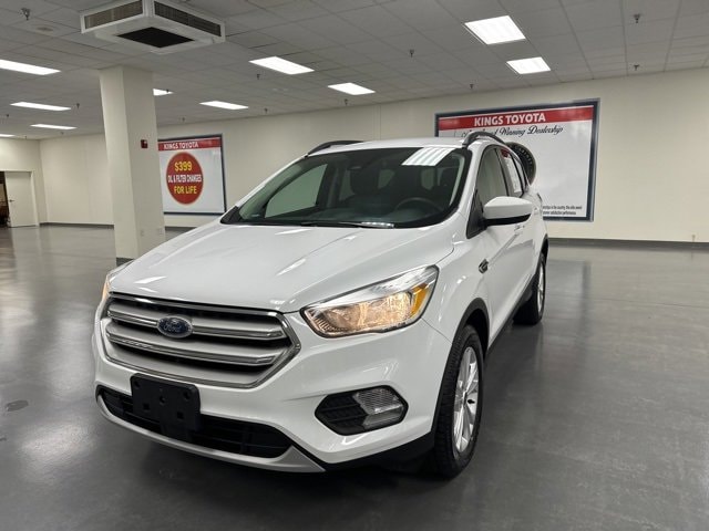 Used 2018 Ford Escape SE with VIN 1FMCU9GD2JUC20213 for sale in Cincinnati, OH