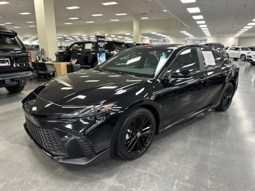 Used 2025 Toyota Camry SE Sedan