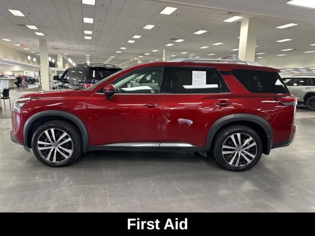 Used 2025 Nissan Pathfinder Platinum SUV