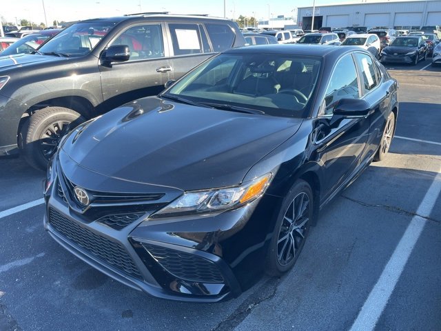 2023 Toyota Camry SE photo 3