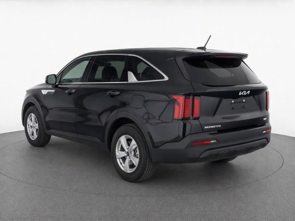 Used 2023 Kia Sorento LX SUV