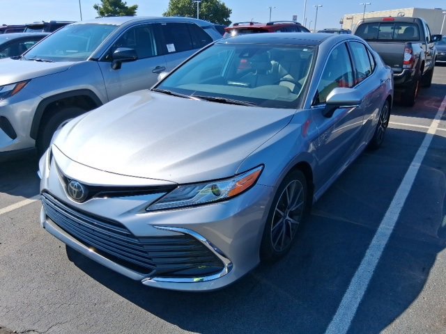 2023 Toyota Camry XLE photo 3