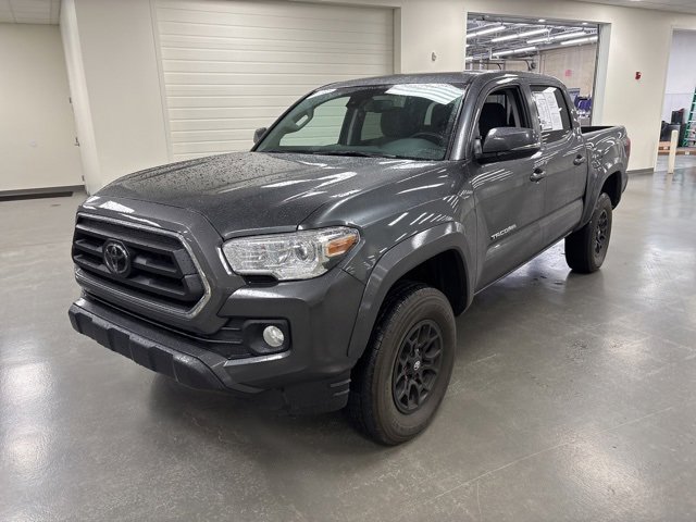 2022 Toyota Tacoma V6 4x4 LE photo 3