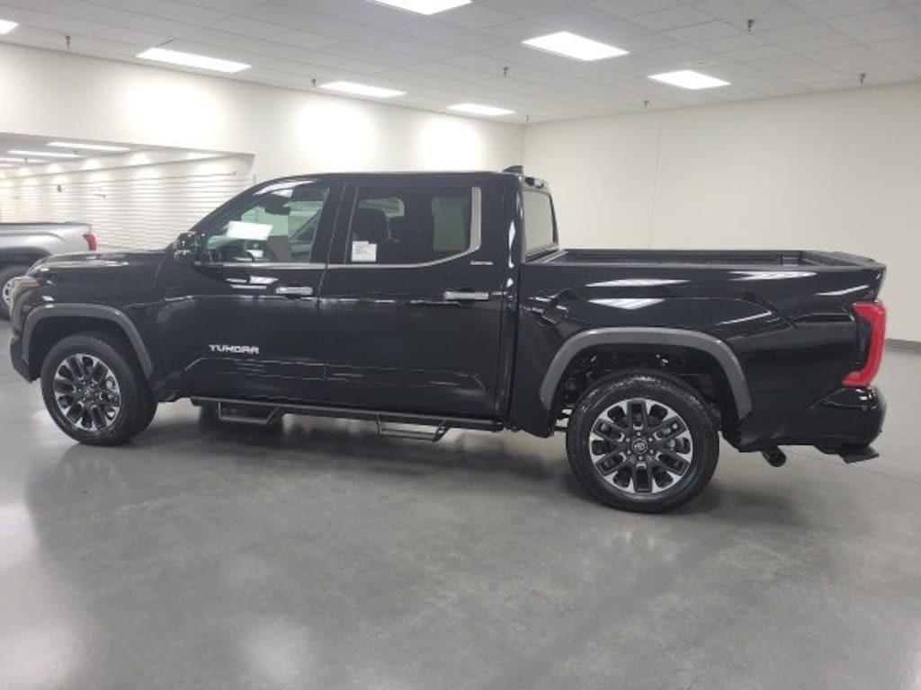 New 2026 Toyota Tundra i-FORCE MAX Limited LIMITED CREWMAX 5.5