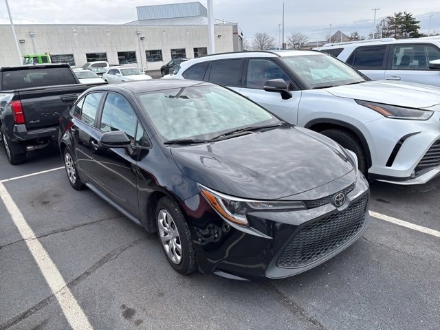 2021 Toyota Corolla LE's photo