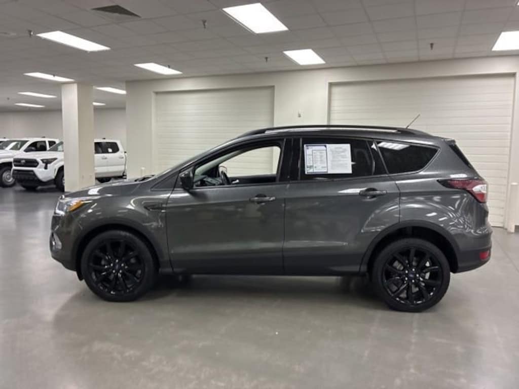 Used 2017 Ford Escape SE SUV