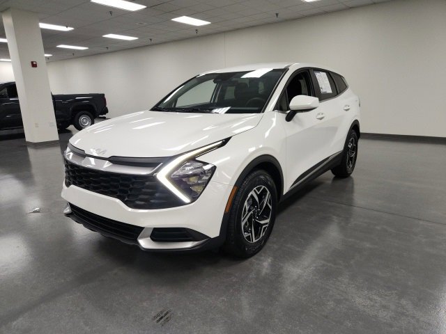 2023 Kia Sportage LX photo 3