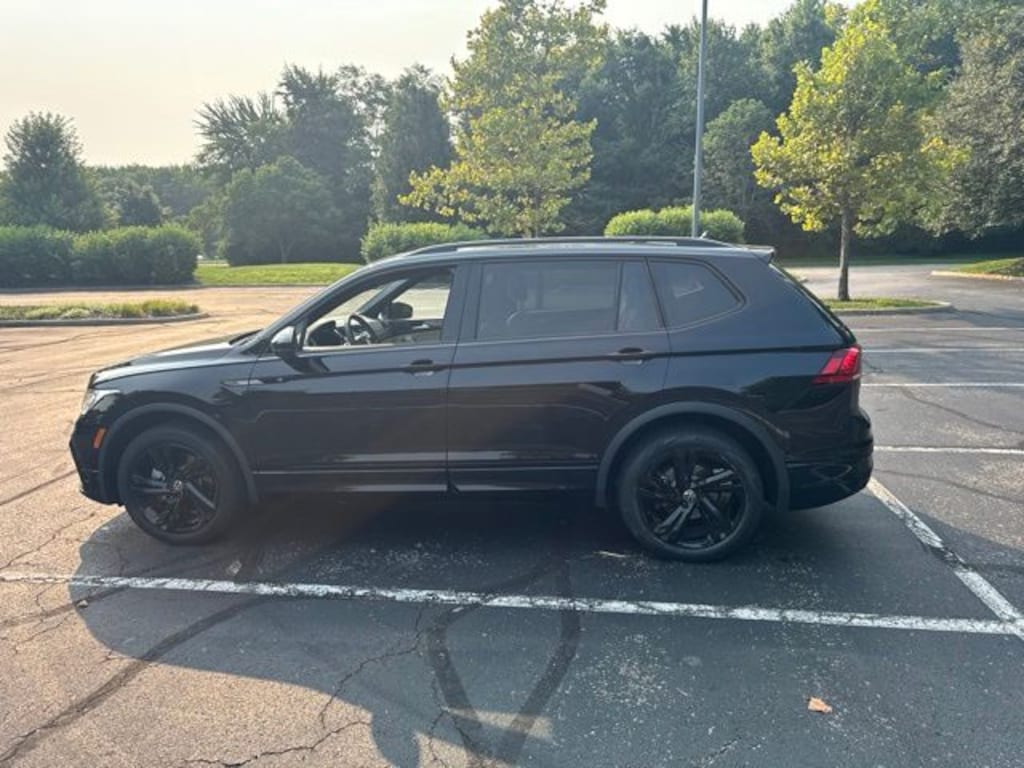 Used 2023 Volkswagen Tiguan 2.0T SE R-Line Black SUV