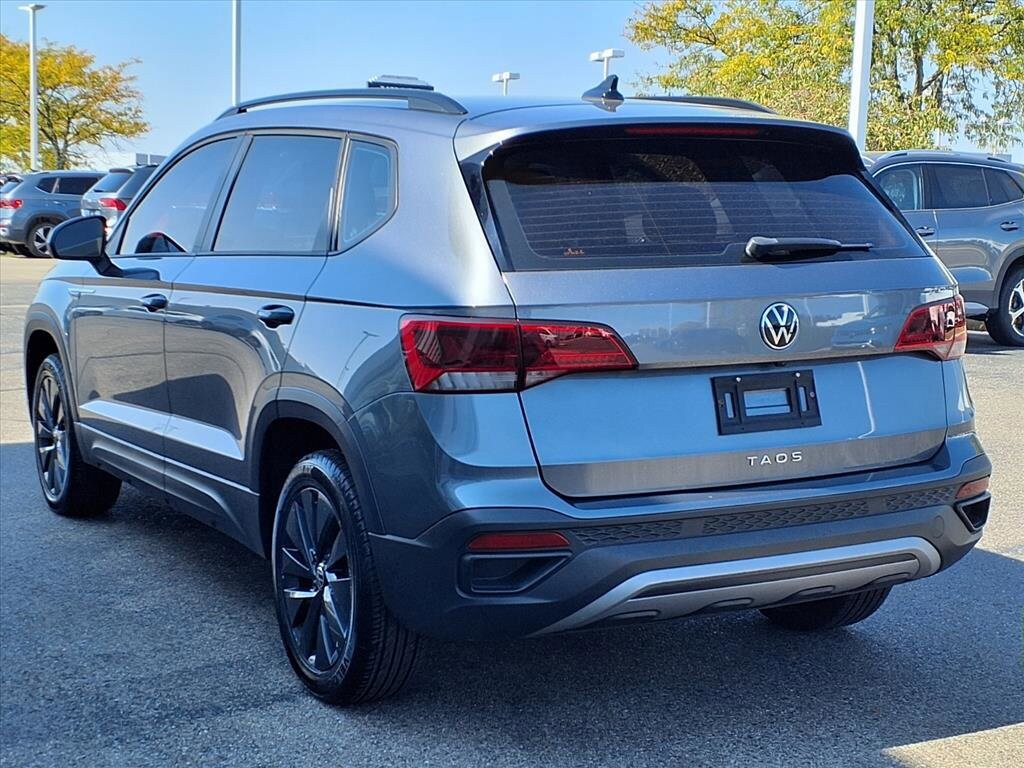 2022 Volkswagen Taos S photo 3