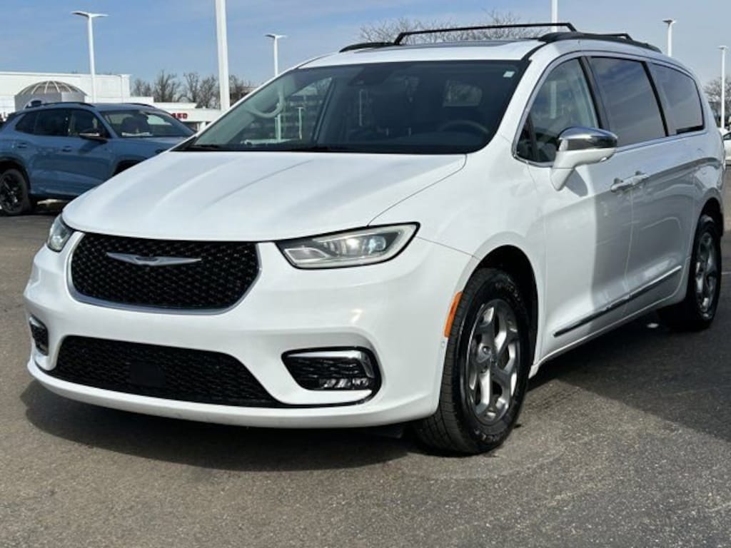 Used 2022 Chrysler Pacifica Limited Van Passenger Van