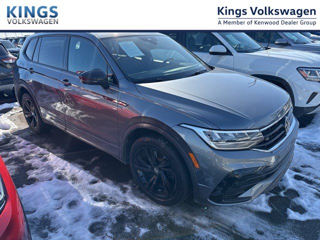 2023 Volkswagen Tiguan SE R-LINE BLACK's photo