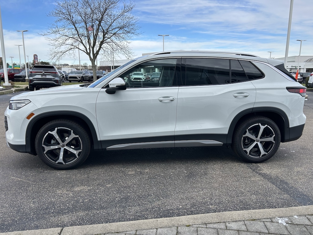 New 2026 Volkswagen Tiguan SE SUV