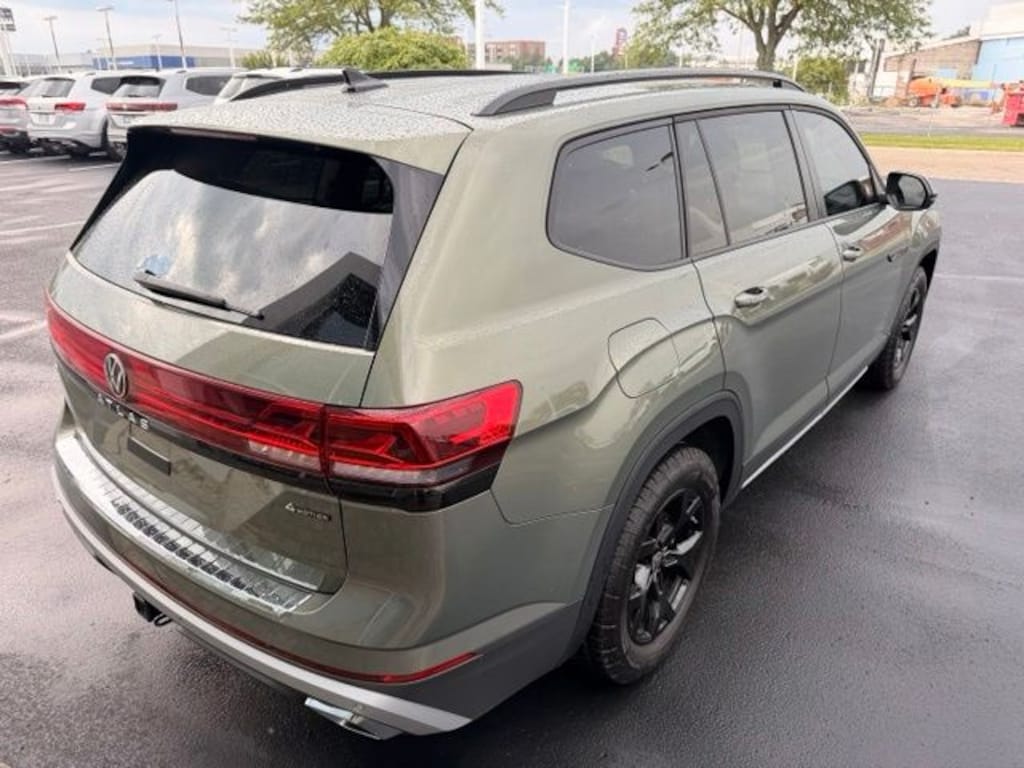 Certified 2025 Volkswagen Atlas 2.0T Peak Edition SUV