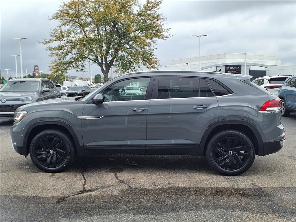 2022 Volkswagen Atlas Cross Sport V6 SE Technology photo 3