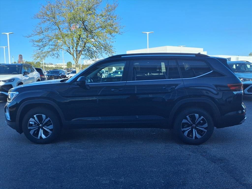 2026 Volkswagen Atlas SE Technology photo 3