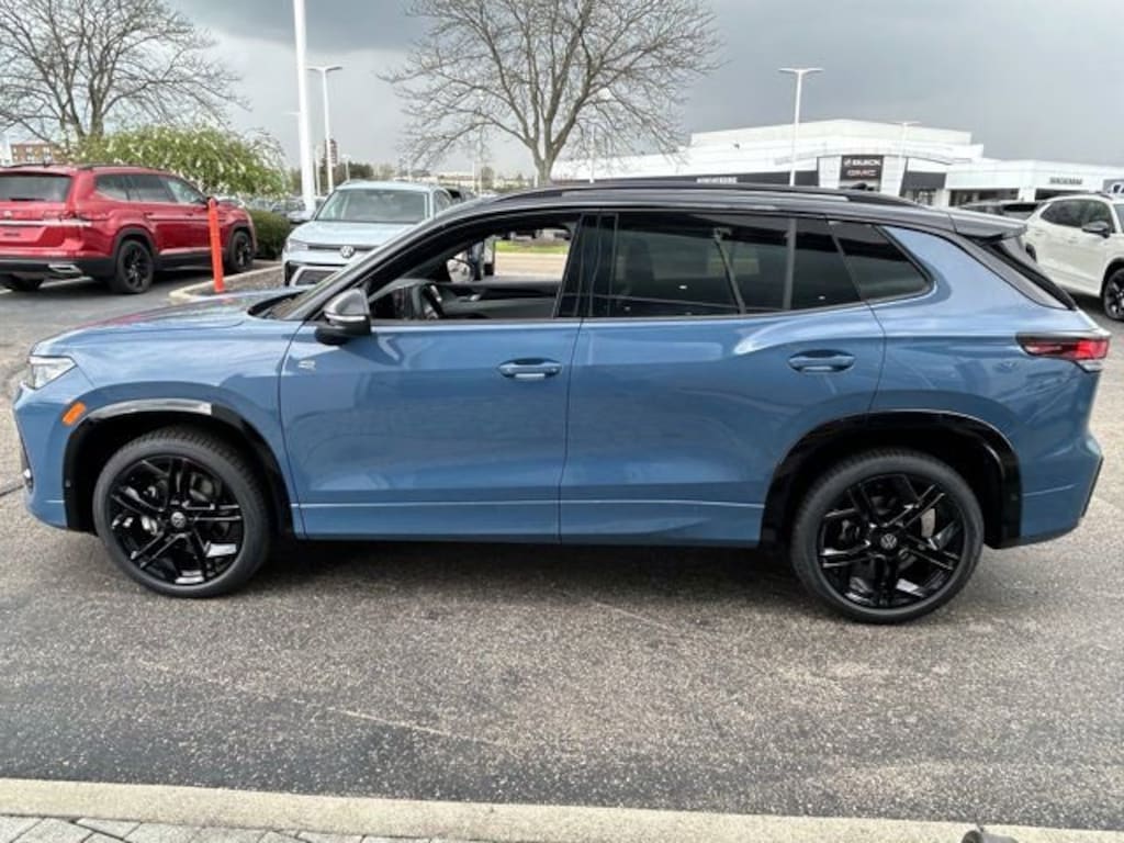 New 2026 Volkswagen Tiguan SE R-Line Black SUV