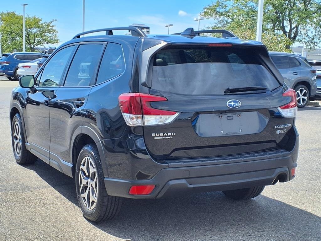 2020 Subaru Forester Premium photo 4