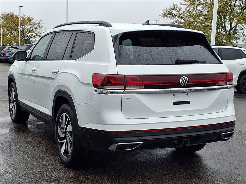 2024 Volkswagen Atlas SE Technology photo 3