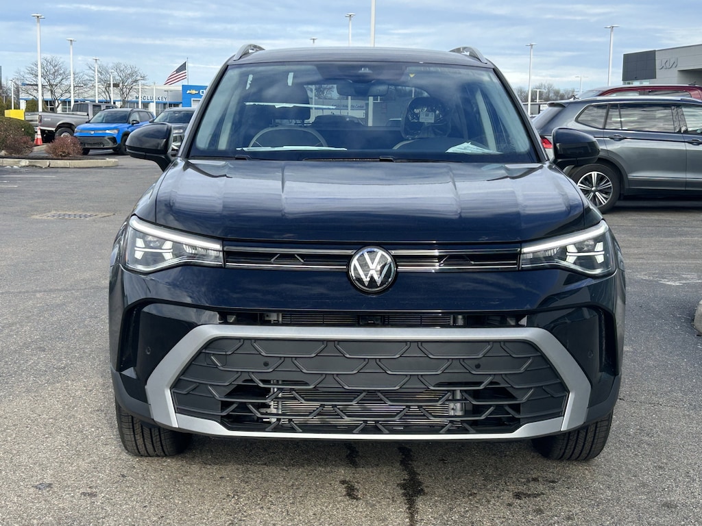 New 2026 Volkswagen Taos SE SUV