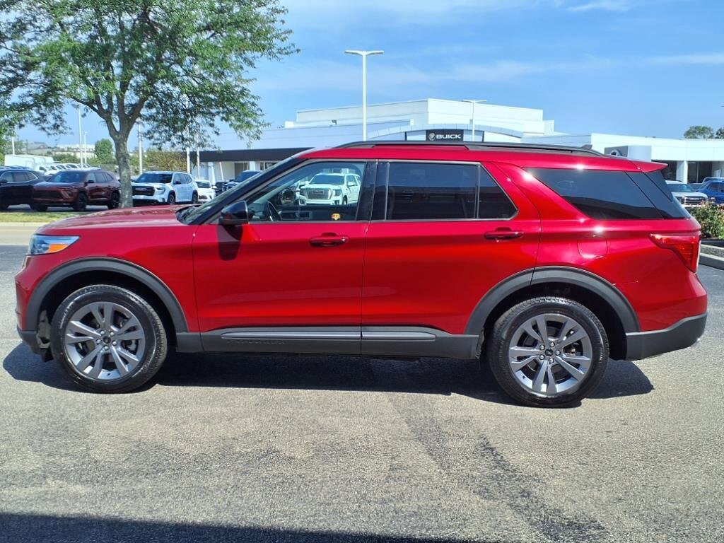 2022 Ford Explorer XLT photo 3