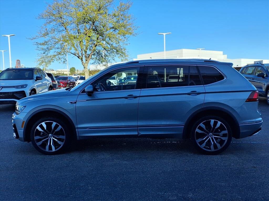 2021 Volkswagen Tiguan SEL Premium R-Line photo 2