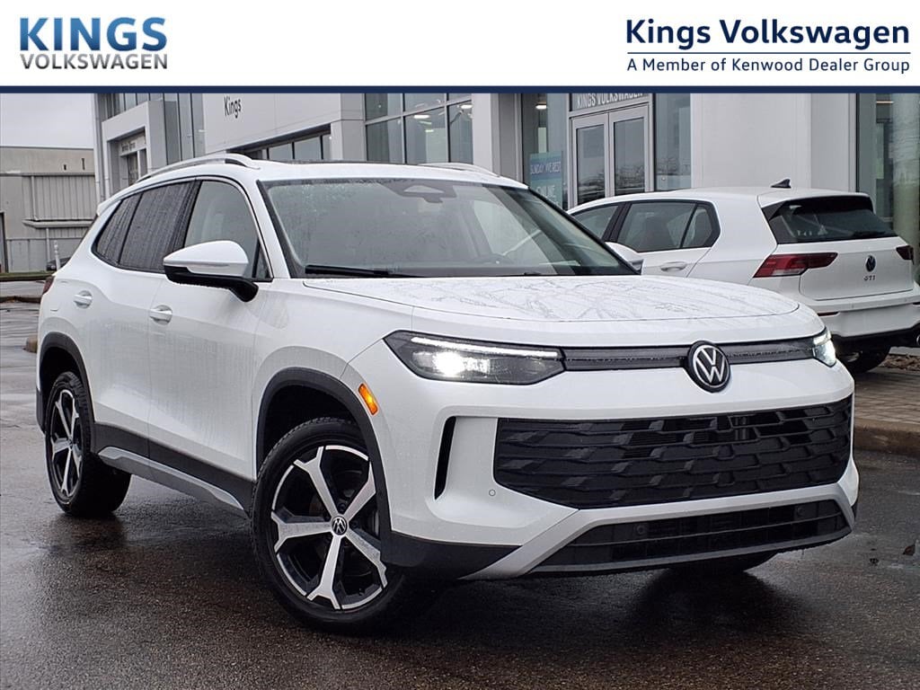 2026 Volkswagen Tiguan SE's photo