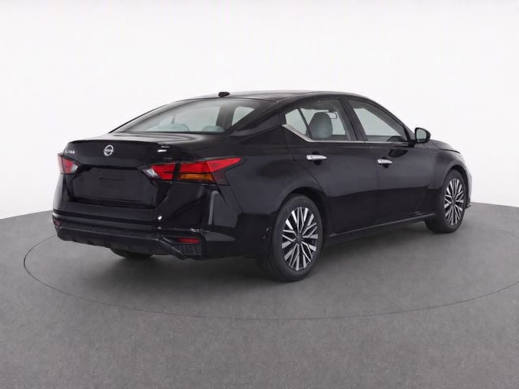 Used 2025 Nissan Altima 2.5 SV Sedan