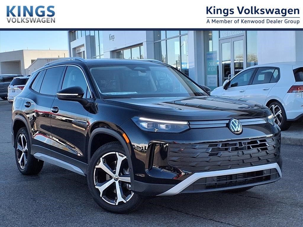 2025 Volkswagen Tiguan SE's photo