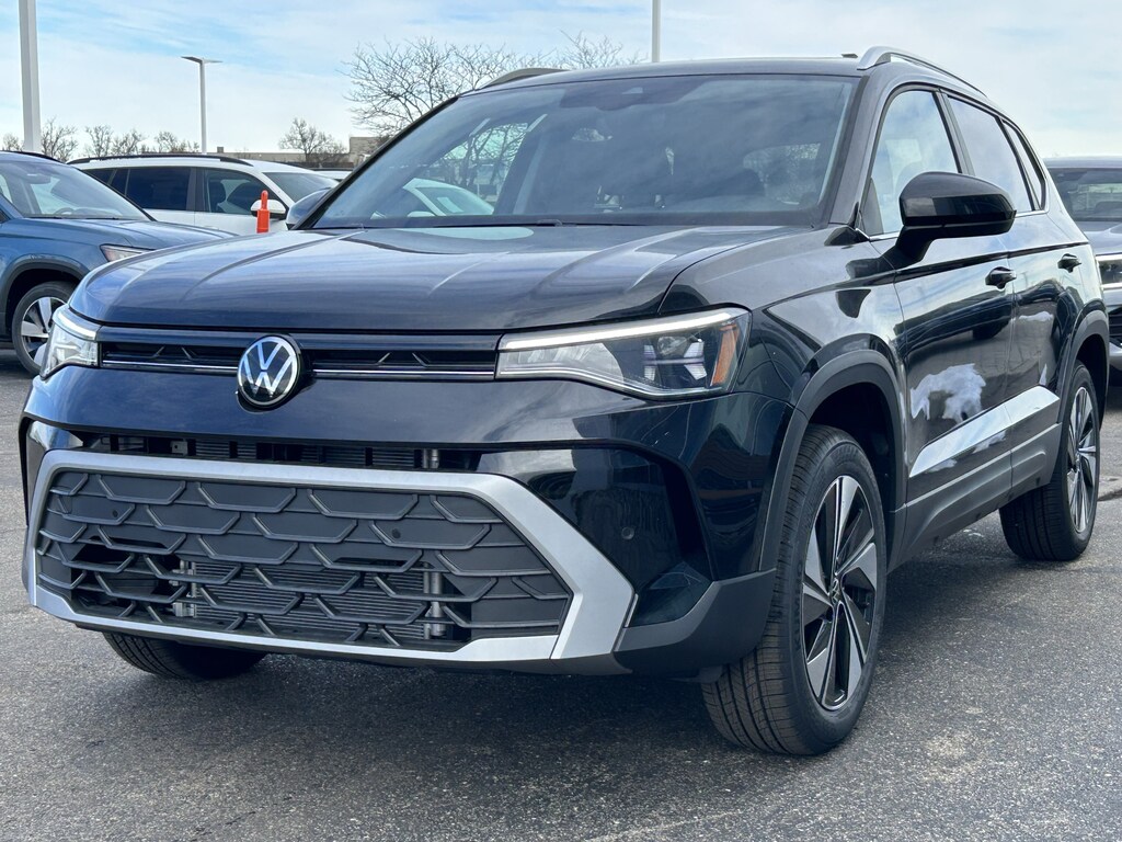 New 2026 Volkswagen Taos SE SUV