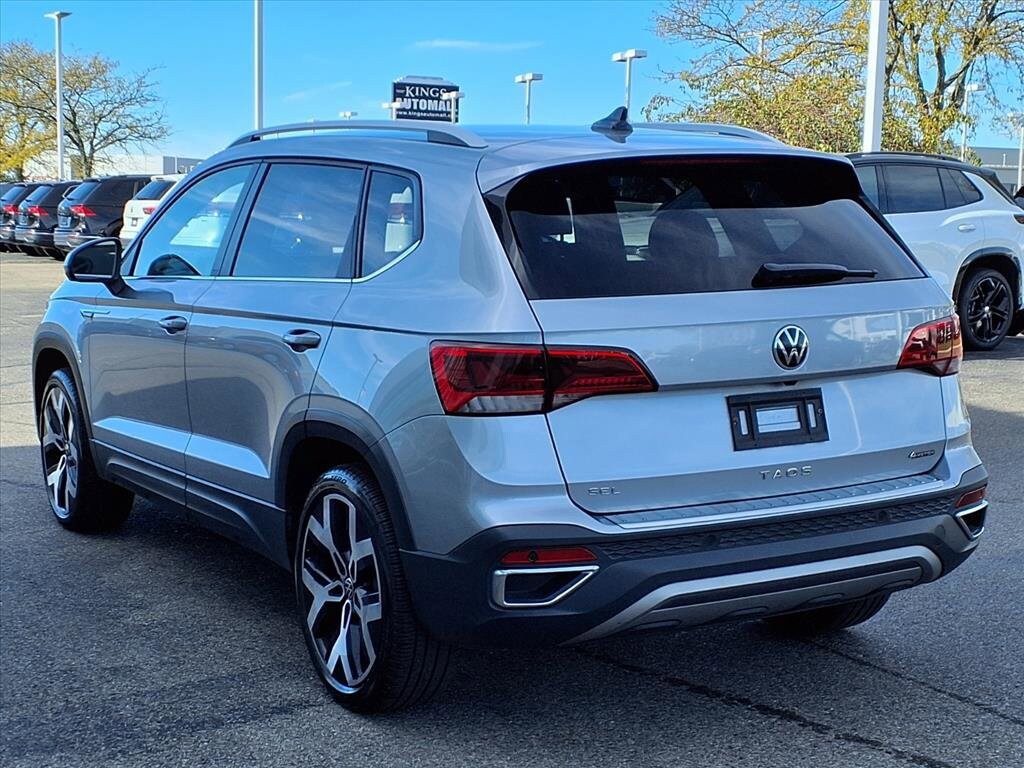 2022 Volkswagen Taos SEL photo 4