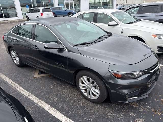 2016 Chevrolet Malibu 1LT photo 2