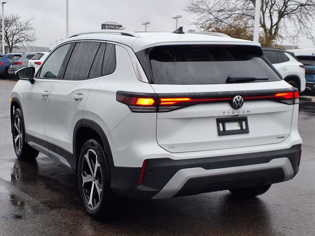 2026 Volkswagen Tiguan SE photo 4