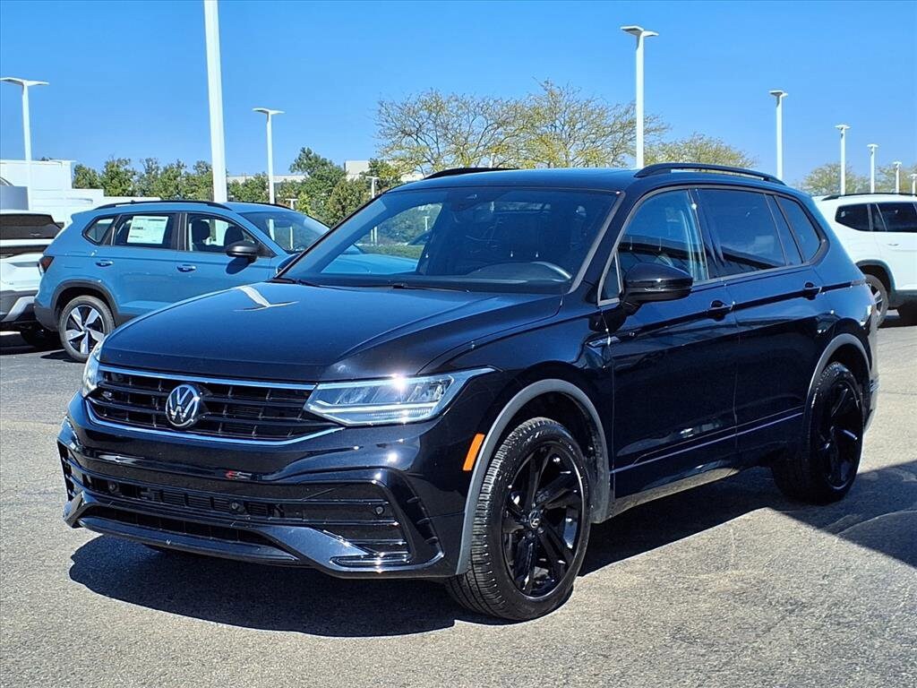 2024 Volkswagen Tiguan SE R-Line Black photo 2