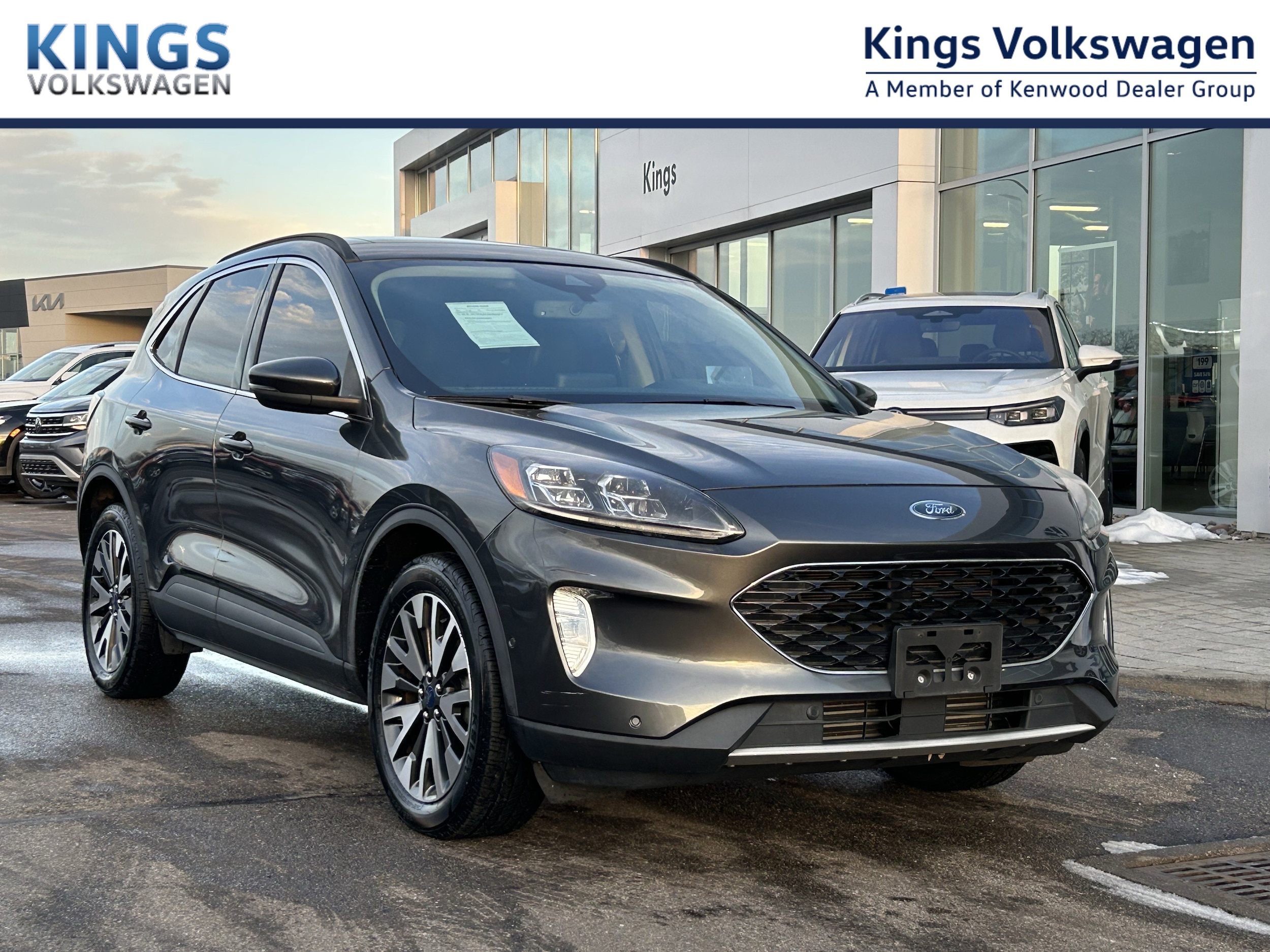 2020 Ford Escape Titanium's photo