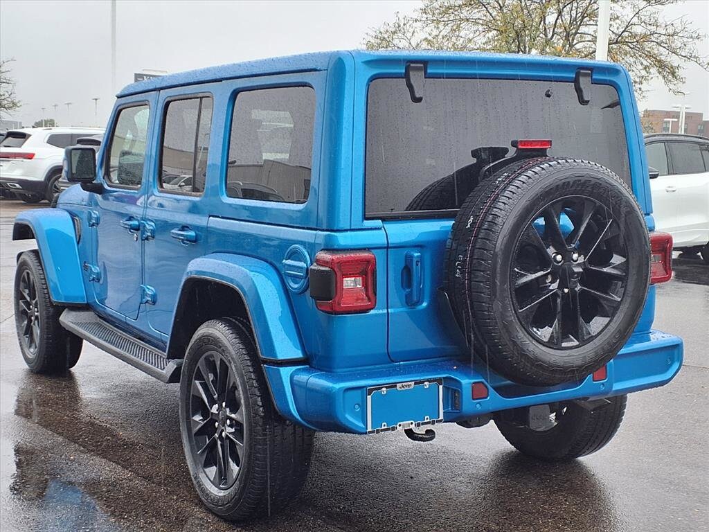2022 Jeep Wrangler Unlimited Sahara High Altitude photo 4