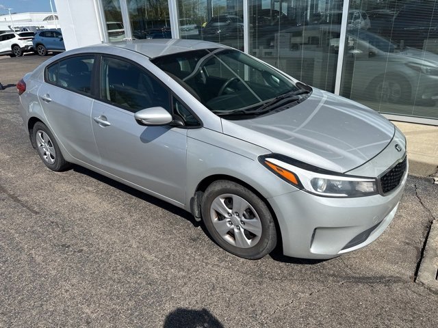 2017 Kia Forte LX photo 2