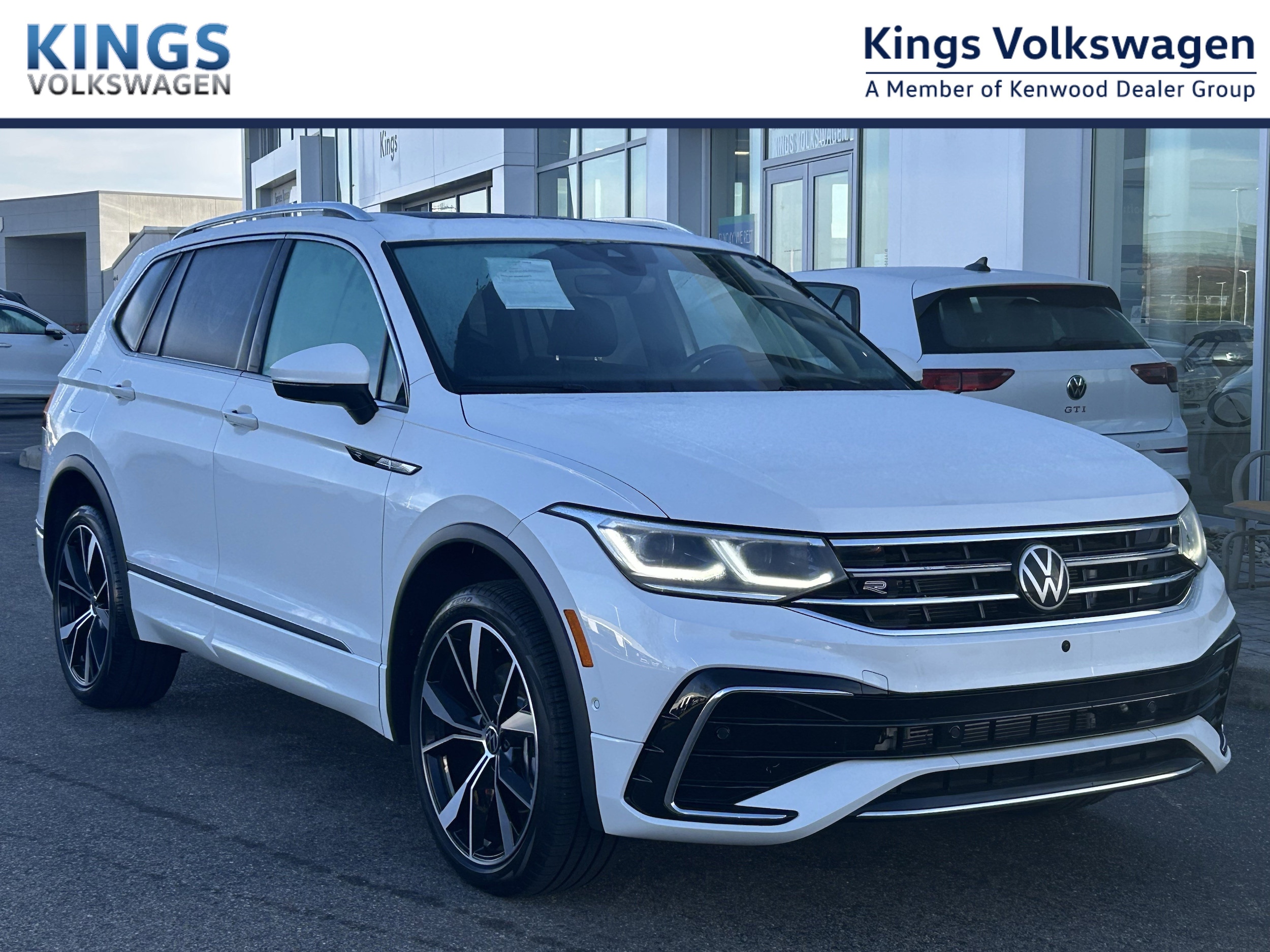 2024 Volkswagen Tiguan SEL R-LINE's photo