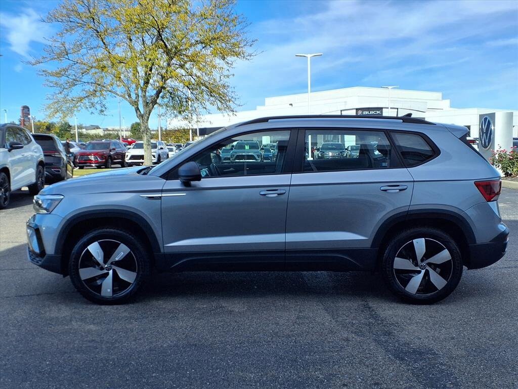 2024 Volkswagen Taos S photo 3