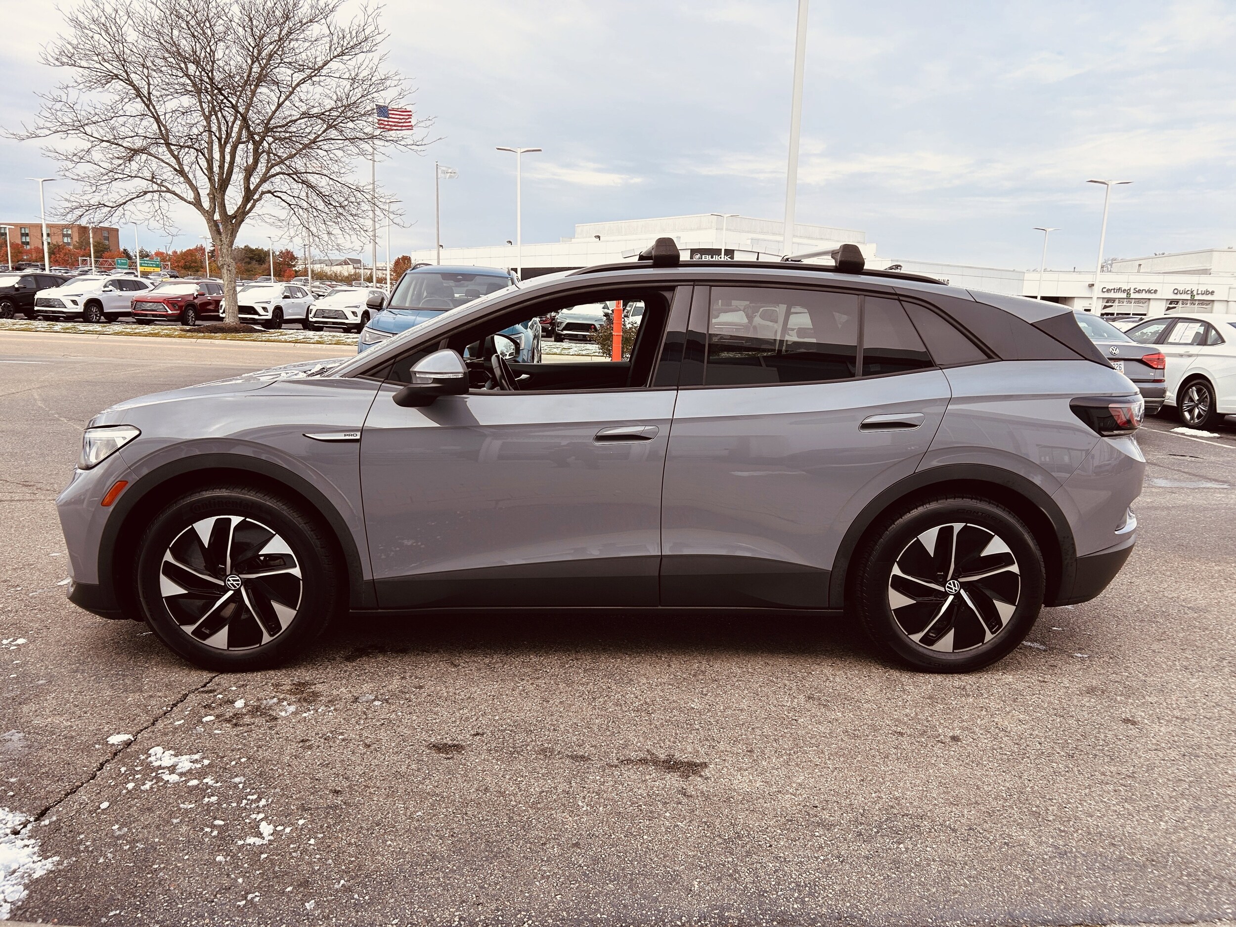 2021 Volkswagen ID.4 Pro photo 4